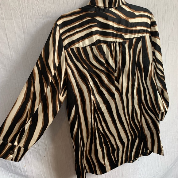 Chico’s Animal Print Silky Button Down Blouse Womens S - Picture 8 of 9